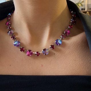 Swarovski kjede fra den tyske leverandøren Pees. Her i fargen beeren mix.